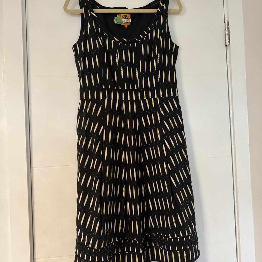 Black and Cream Sleeveless Dress
